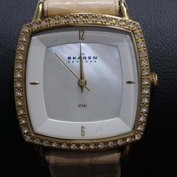 Skagen Denmark Ladies Watch, Tan Leather: New Battery, MOP Face, Stainless Steel - Picture 5 of 11